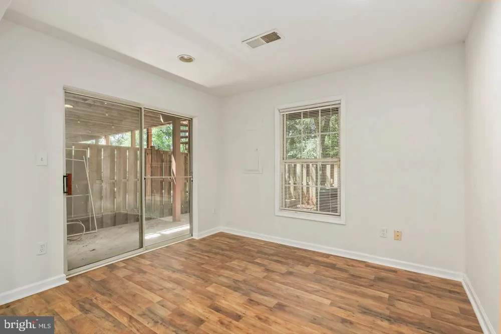 20951 CHEROKEE TERRACE Sterling, VA 20165