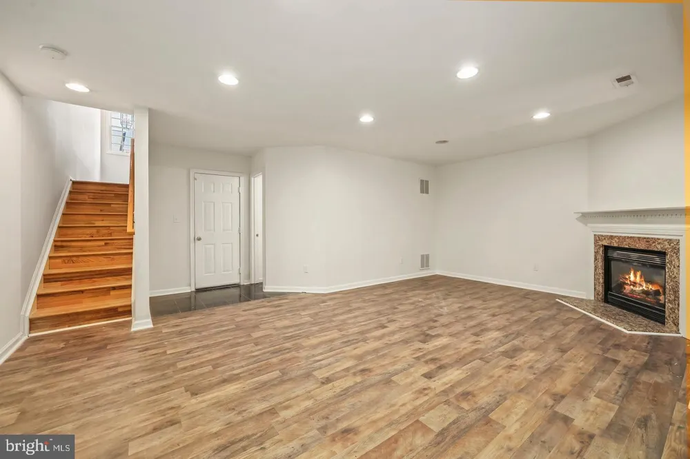 20951 CHEROKEE TERRACE Sterling, VA 20165
