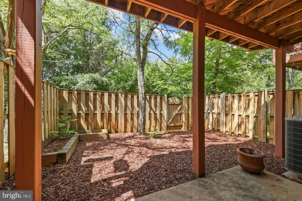 20951 CHEROKEE TERRACE Sterling, VA 20165