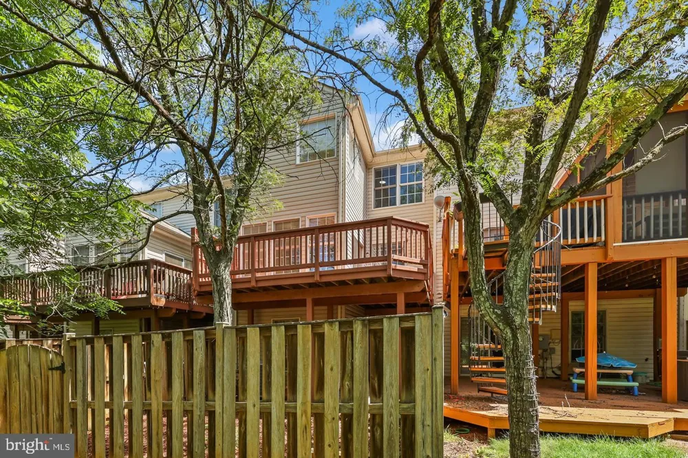 20951 CHEROKEE TERRACE Sterling, VA 20165