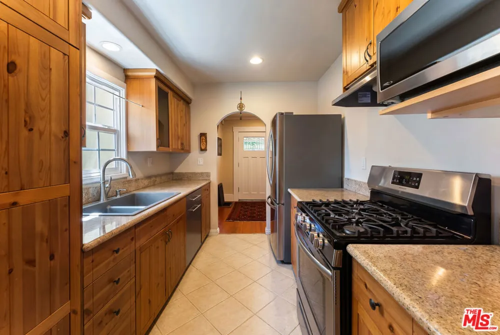 1848 Oxford Avenue Pasadena, CA 91104