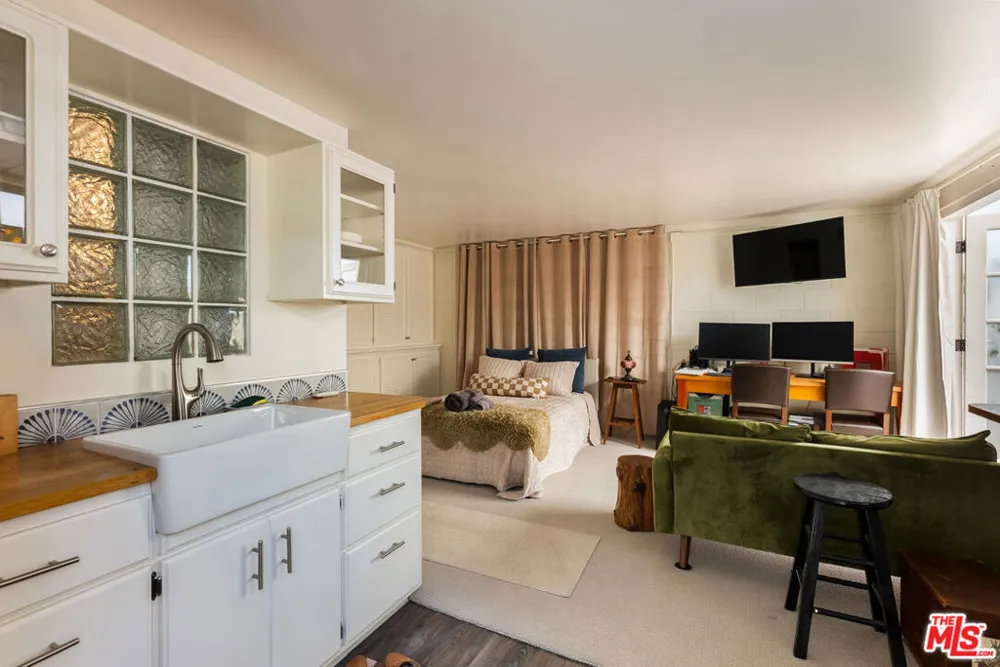 1848 Oxford Avenue Pasadena, CA 91104