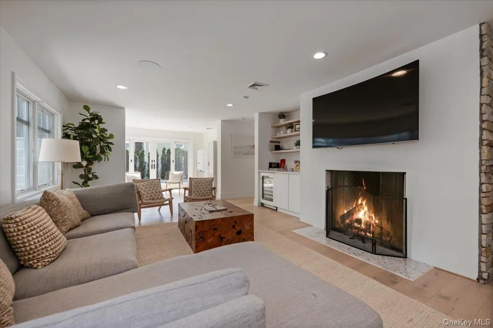 59 Woodhail Lido Beach, NY 11561