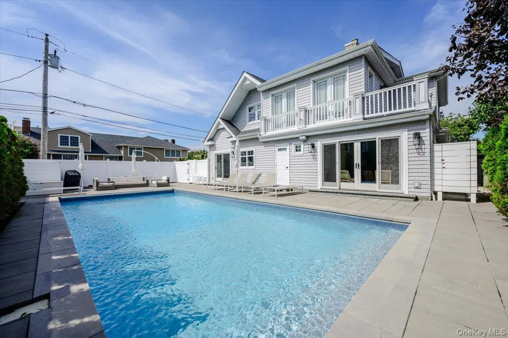 59 Woodhail Lido Beach, NY 11561