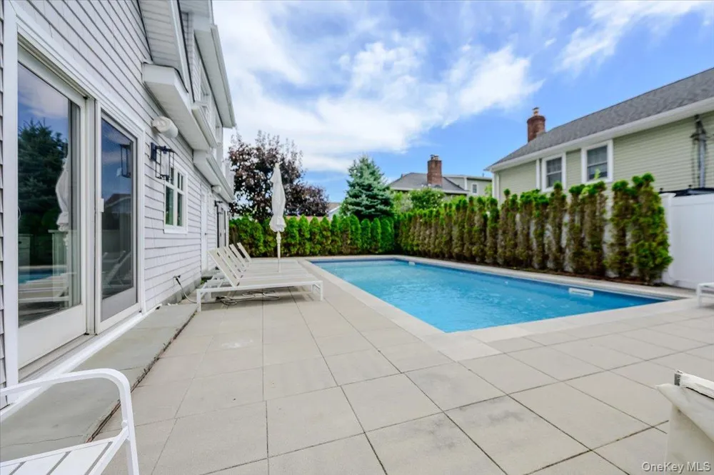 59 Woodhail Lido Beach, NY 11561