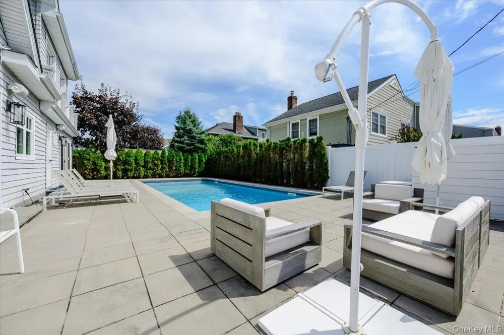 59 Woodhail Lido Beach, NY 11561