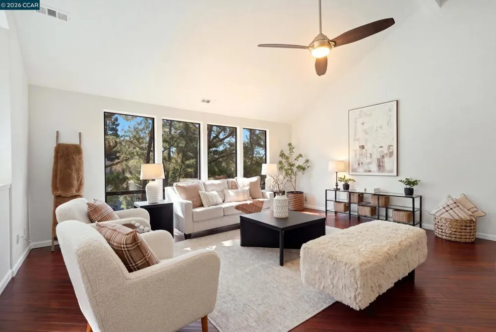 2 Heritage Oaks Rd Pleasant Hill, CA 94523