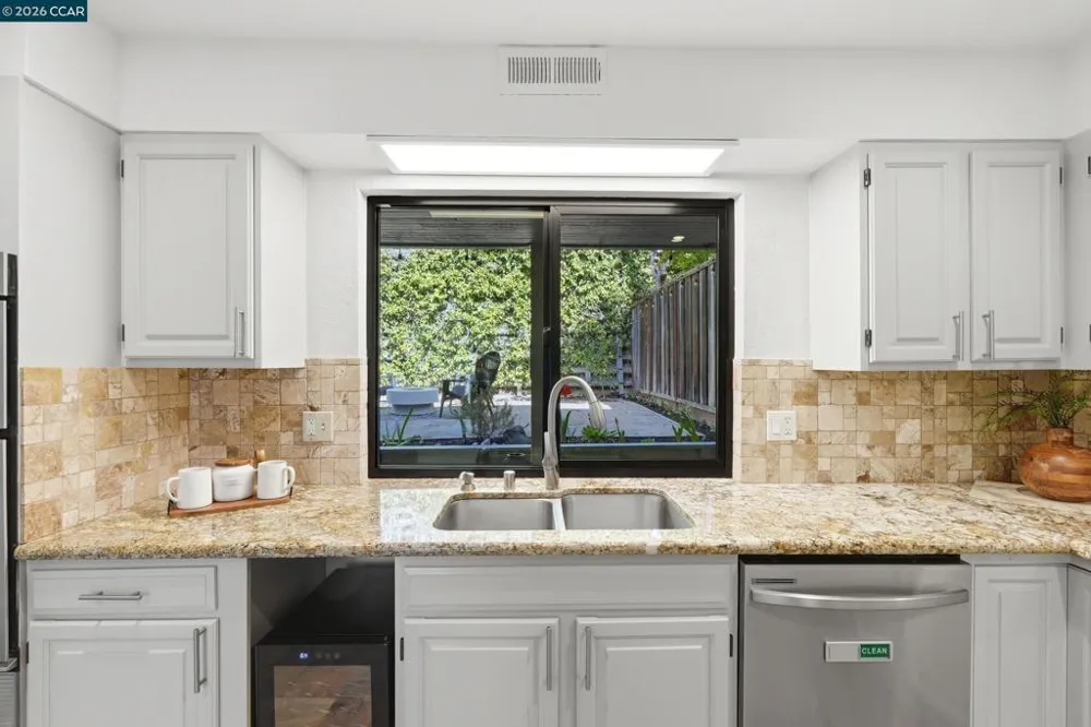 2 Heritage Oaks Rd Pleasant Hill, CA 94523