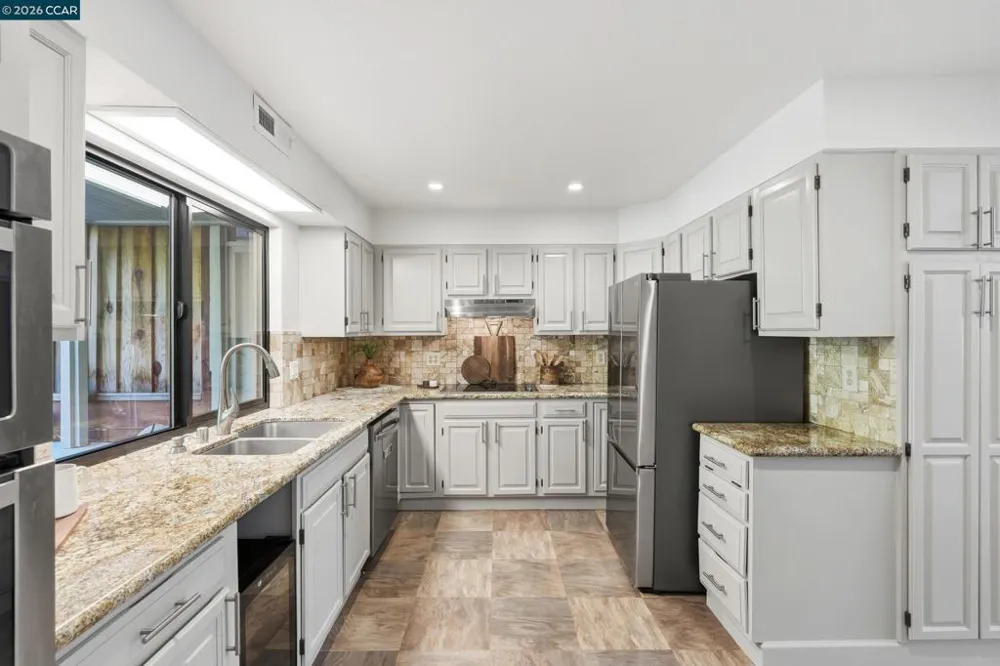 2 Heritage Oaks Rd Pleasant Hill, CA 94523