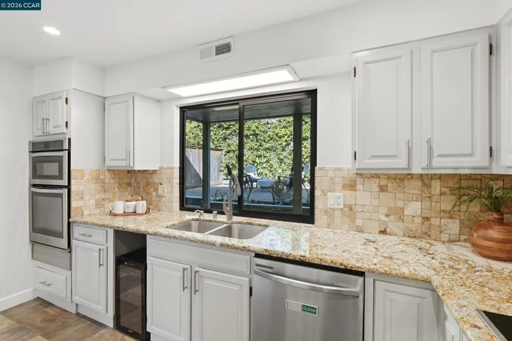 2 Heritage Oaks Rd Pleasant Hill, CA 94523