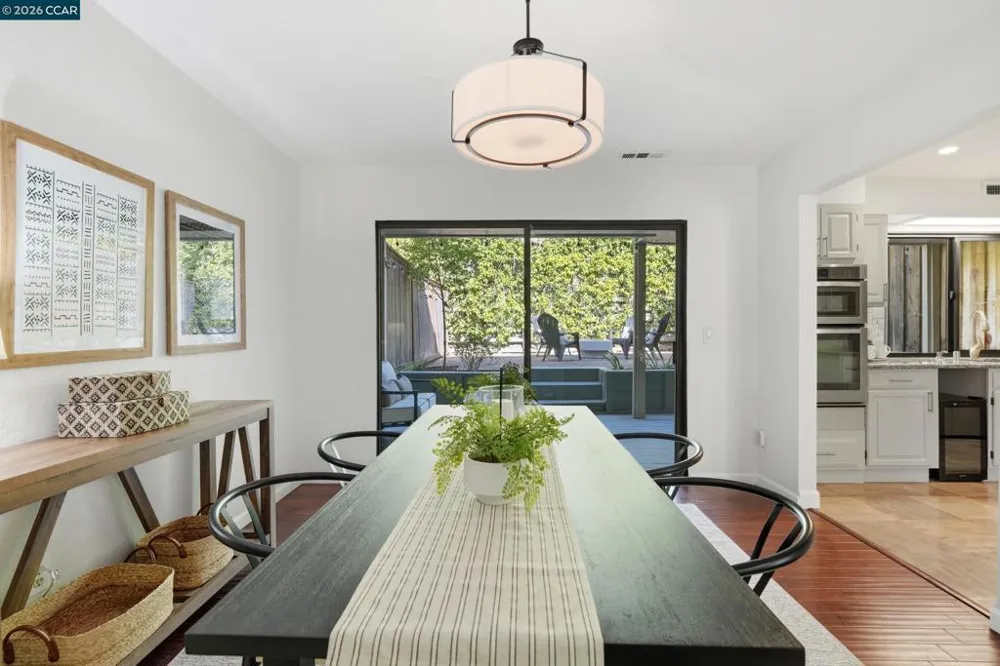2 Heritage Oaks Rd Pleasant Hill, CA 94523