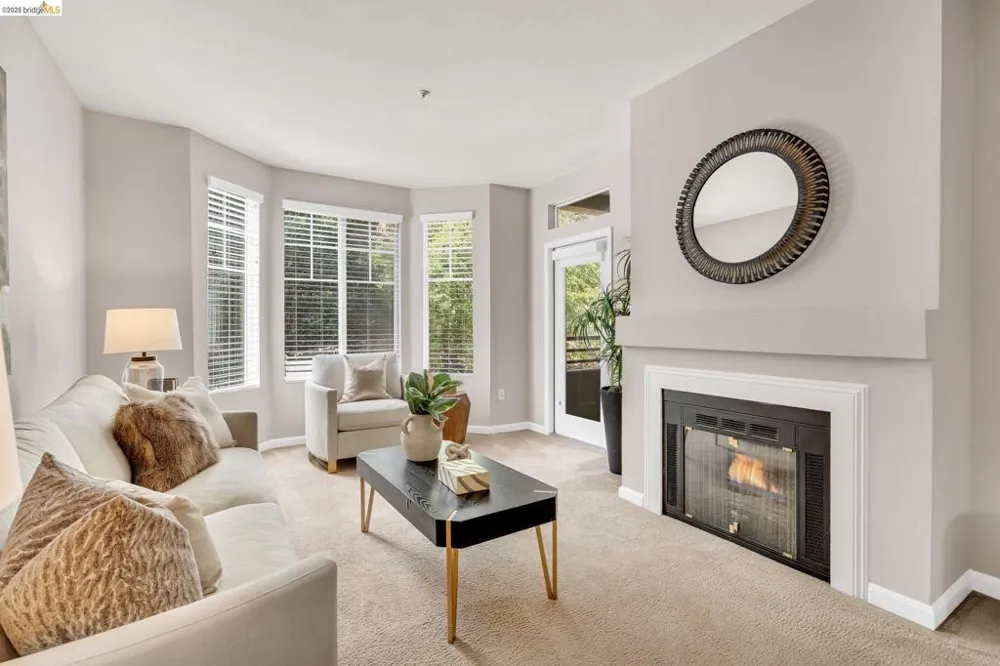 320 Caldecott #217 Oakland, CA 94618