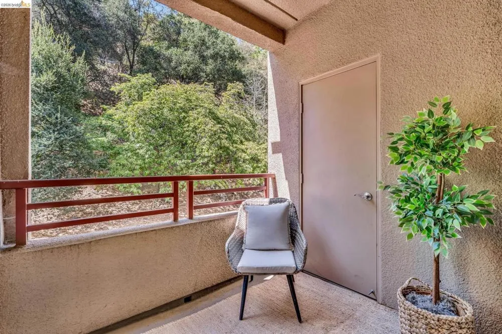 320 Caldecott #217 Oakland, CA 94618