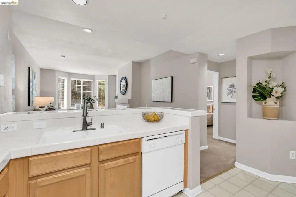 320 Caldecott #217 Oakland, CA 94618