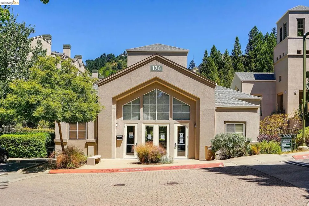 320 Caldecott #217 Oakland, CA 94618