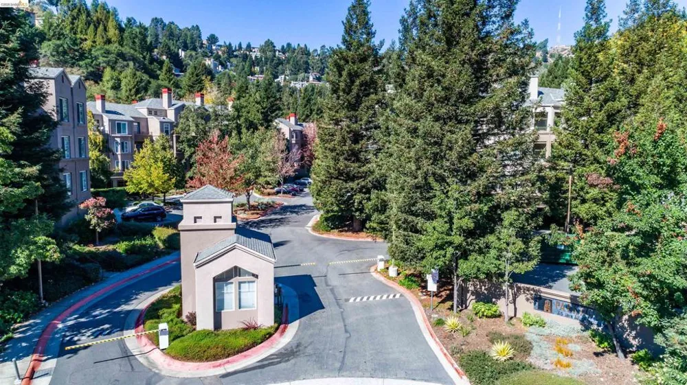 320 Caldecott #217 Oakland, CA 94618