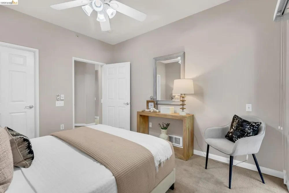 320 Caldecott #217 Oakland, CA 94618