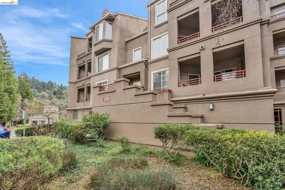 320 Caldecott #217 Oakland, CA 94618