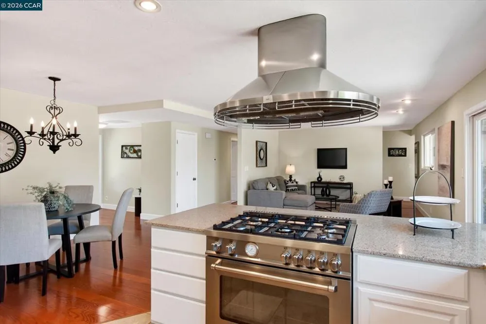 1572 Fieldcrest Dr Pleasant Hill, CA 94523