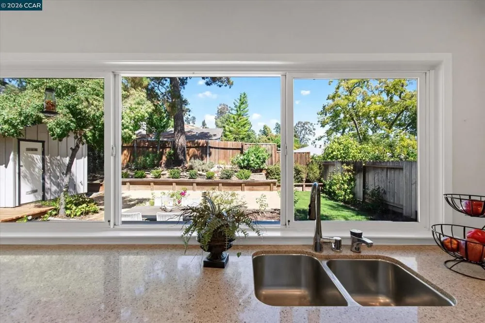 1572 Fieldcrest Dr Pleasant Hill, CA 94523
