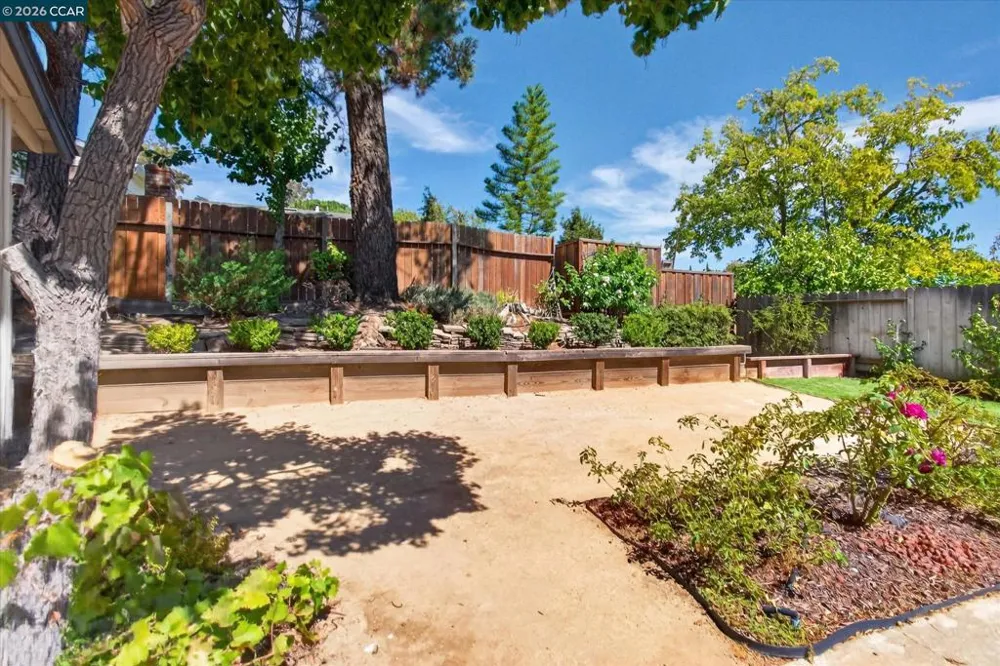 1572 Fieldcrest Dr Pleasant Hill, CA 94523