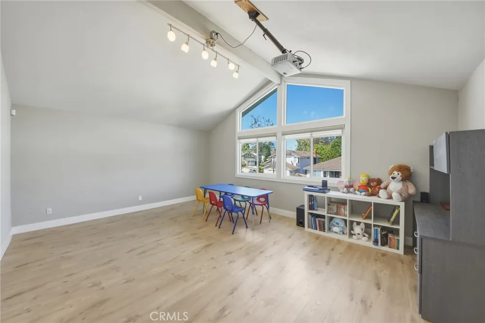 2106 Greenwood Court Fullerton, CA 92833