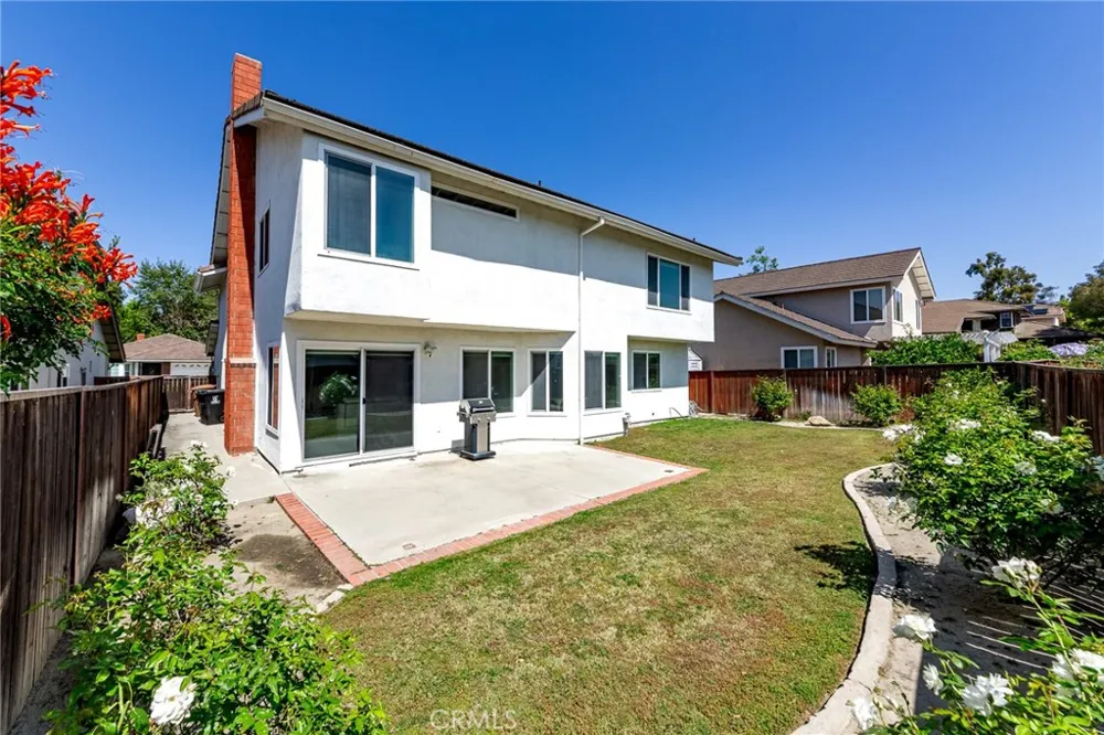 2106 Greenwood Court Fullerton, CA 92833