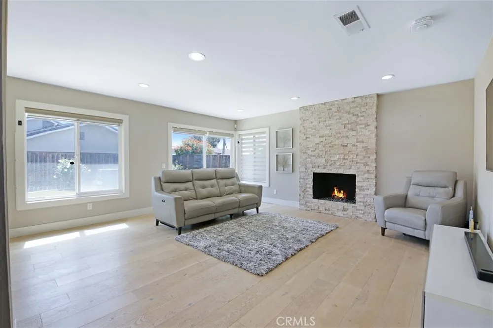 2106 Greenwood Court Fullerton, CA 92833