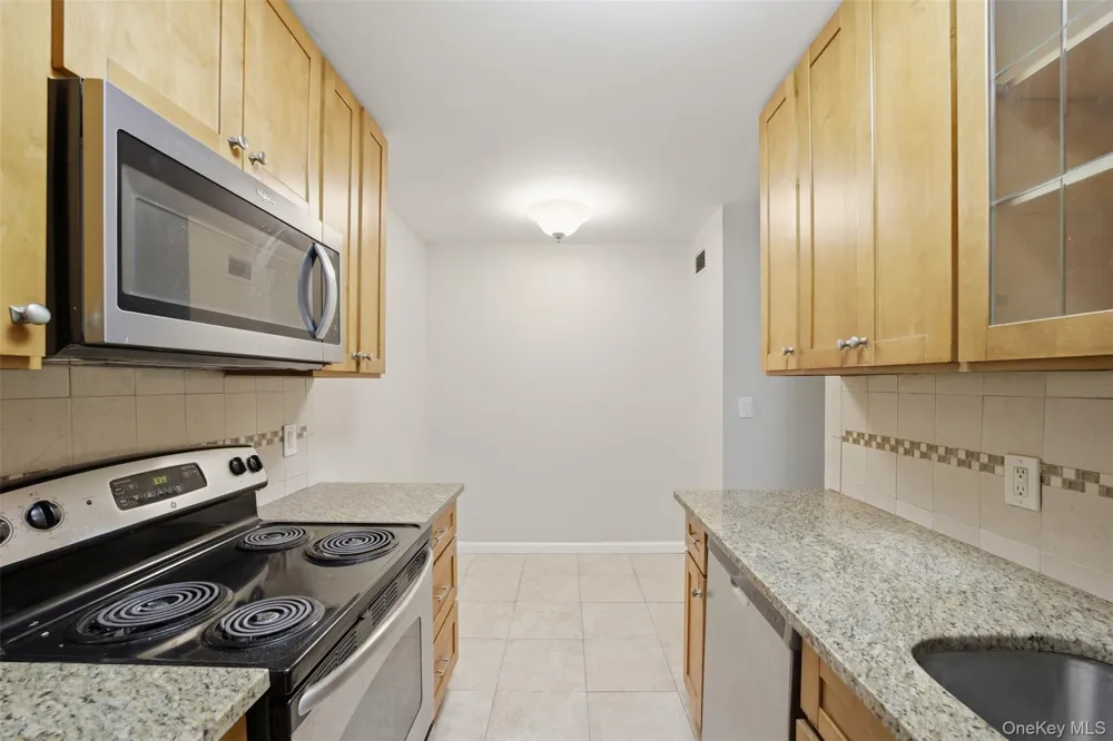 421 Broadway #17 Yonkers, NY 10701