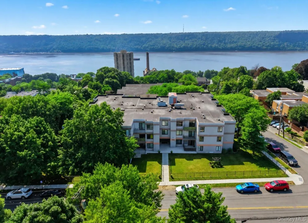421 Broadway #17 Yonkers, NY 10701