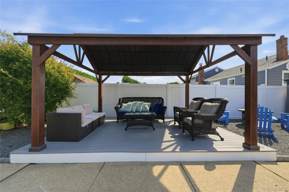 195 Utica Avenue Massapequa, NY 11758