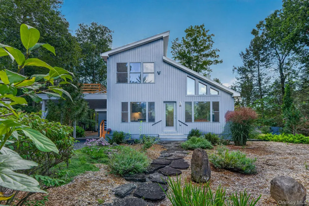25 Terra Road Saugerties, NY 12477