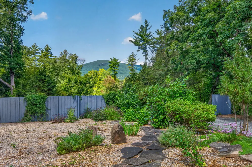 25 Terra Road Saugerties, NY 12477