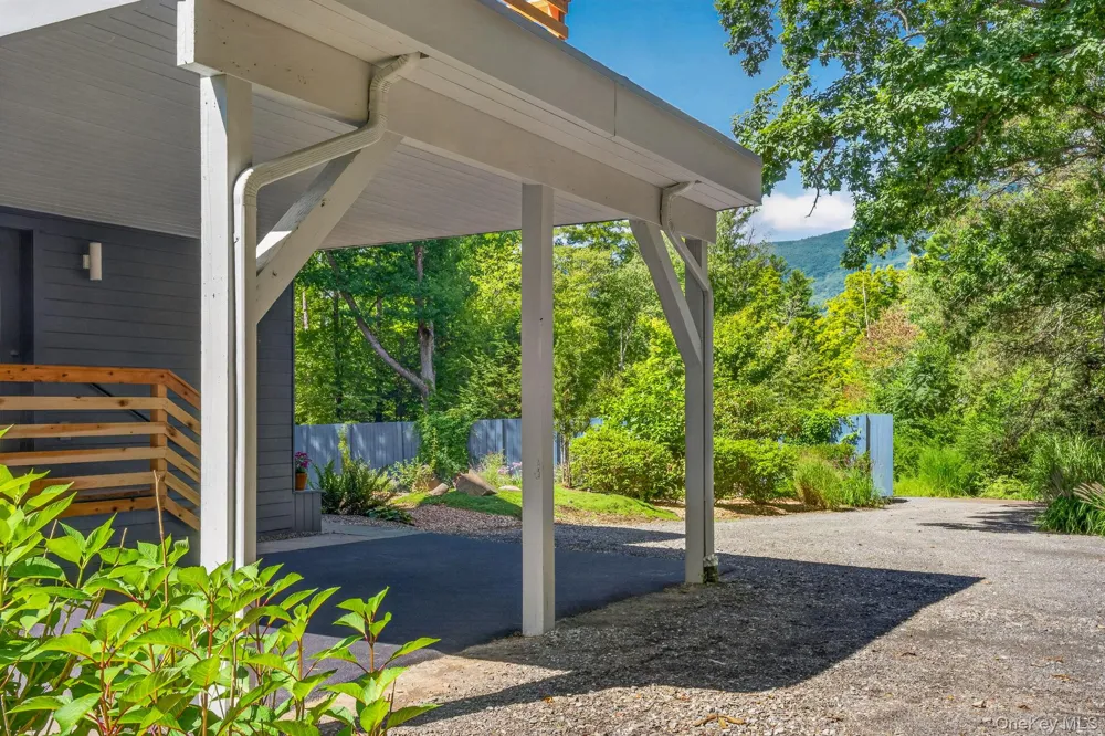 25 Terra Road Saugerties, NY 12477