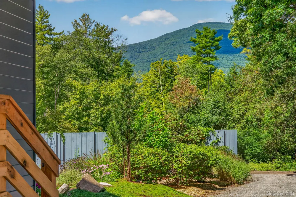 25 Terra Road Saugerties, NY 12477