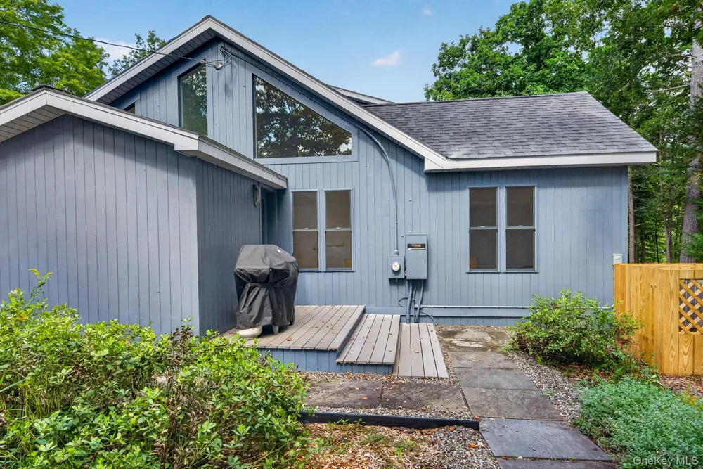 25 Terra Road Saugerties, NY 12477