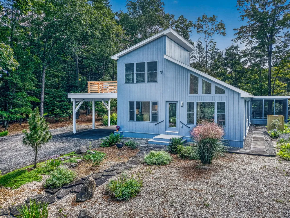25 Terra Road Saugerties, NY 12477