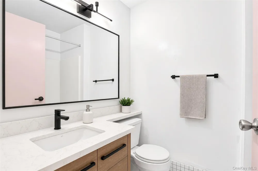 219 Admiral Lane #2219H Bronx, NY 10473