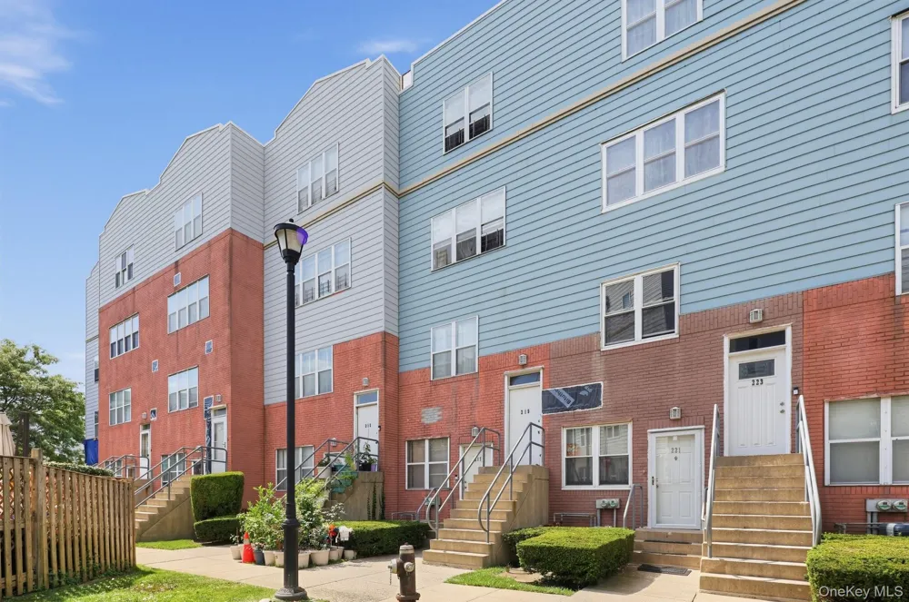 219 Admiral Lane #2219H Bronx, NY 10473