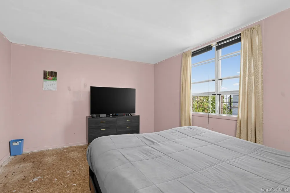 219 Admiral Lane #2219H Bronx, NY 10473