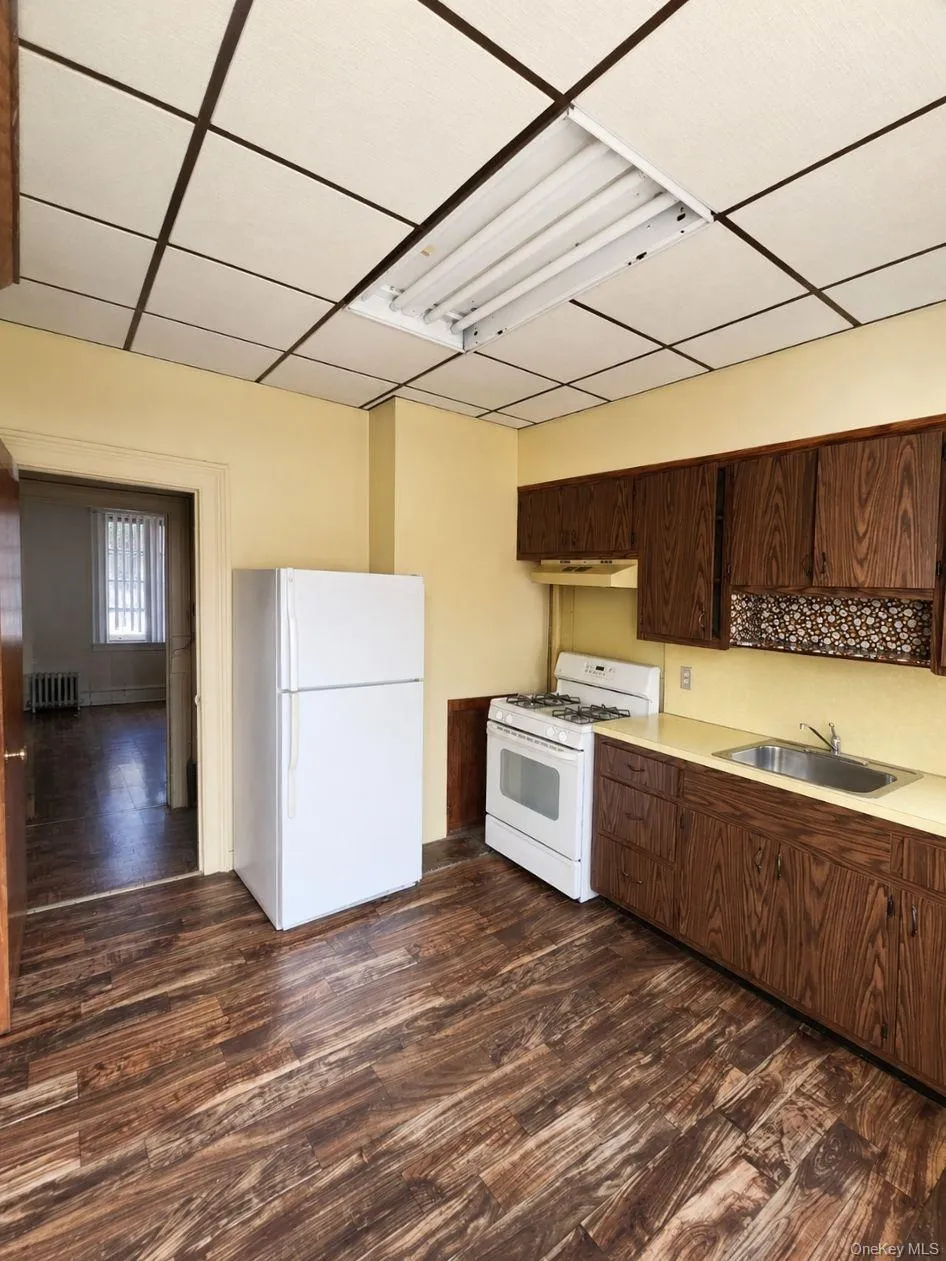 20-42 41st Street Astoria, NY 11105