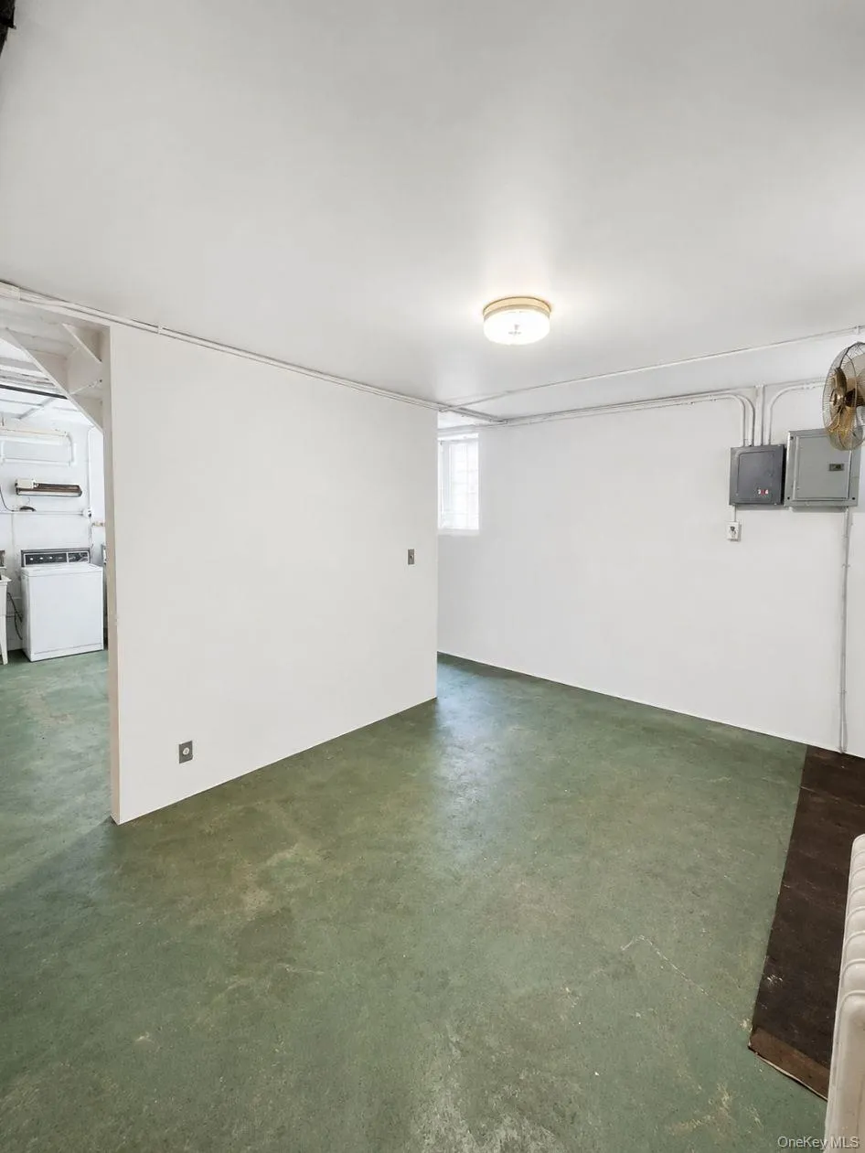 20-42 41st Street Astoria, NY 11105