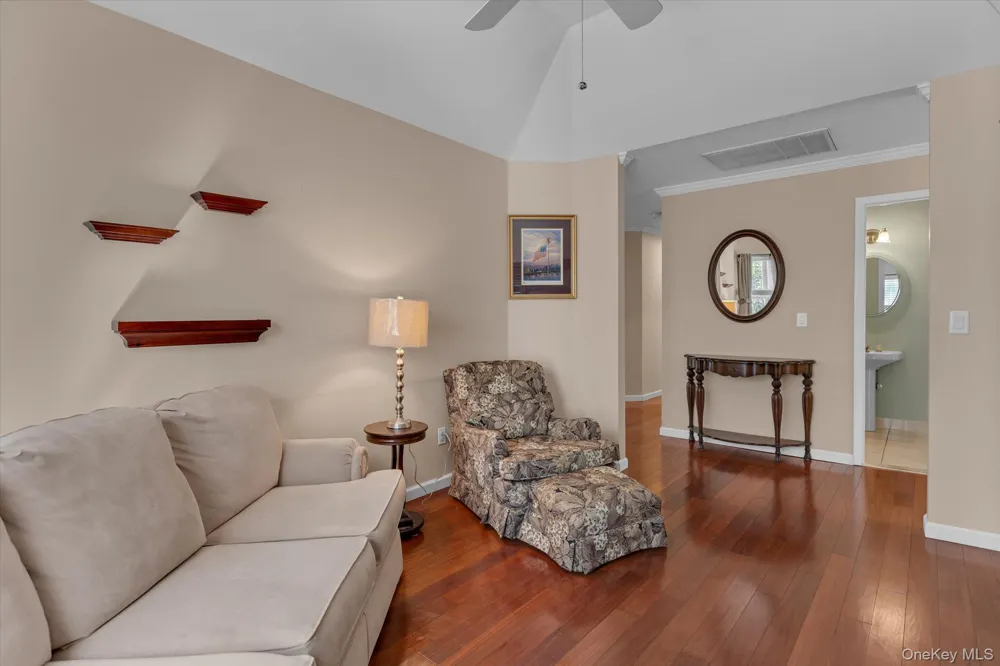 11 Lakebridge Drive S Kings Park, NY 11754