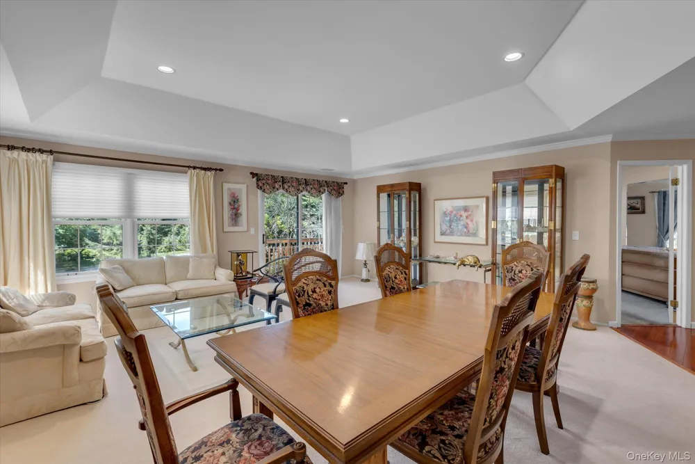 11 Lakebridge Drive S Kings Park, NY 11754