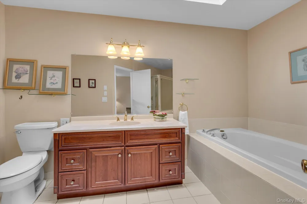 11 Lakebridge Drive S Kings Park, NY 11754