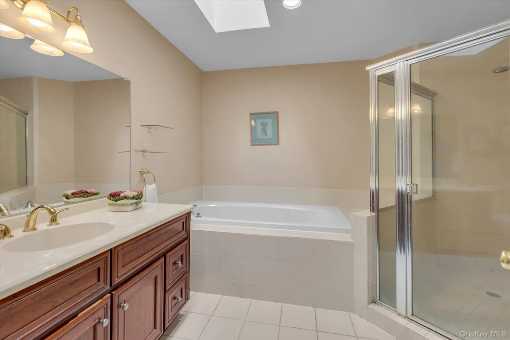 11 Lakebridge Drive S Kings Park, NY 11754