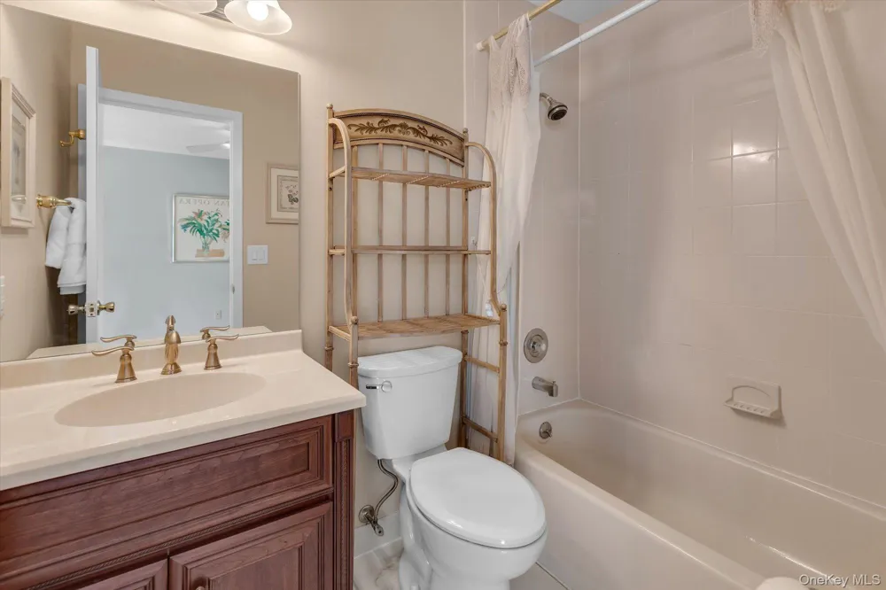11 Lakebridge Drive S Kings Park, NY 11754