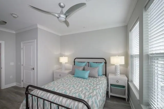 75 East Hoffman Avenue Lindenhurst, NY 11757