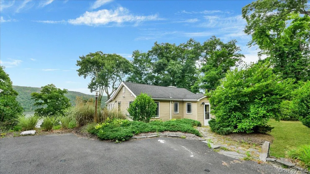 6 Deer Trail Greenwood Lake, NY 10925