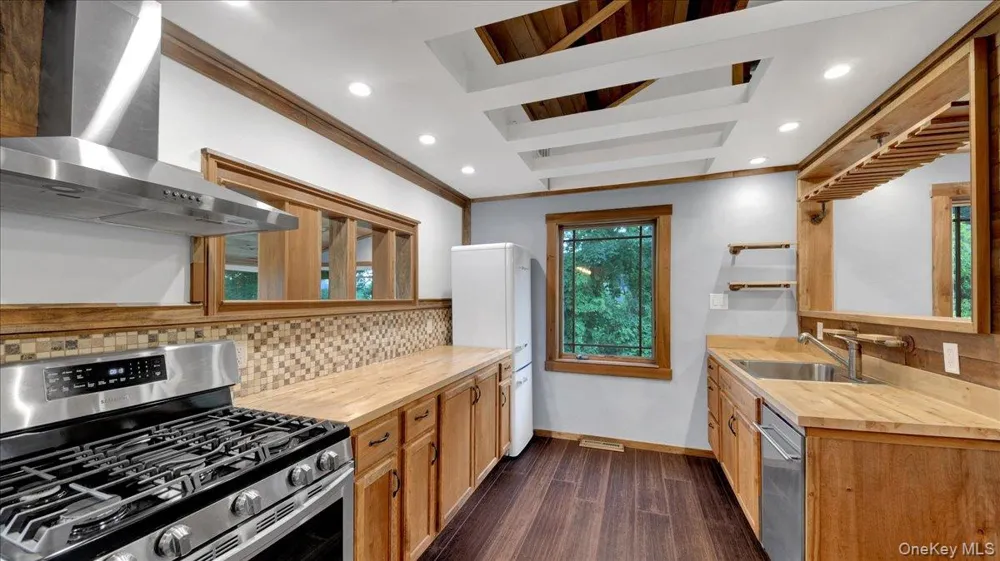 6 Deer Trail Greenwood Lake, NY 10925